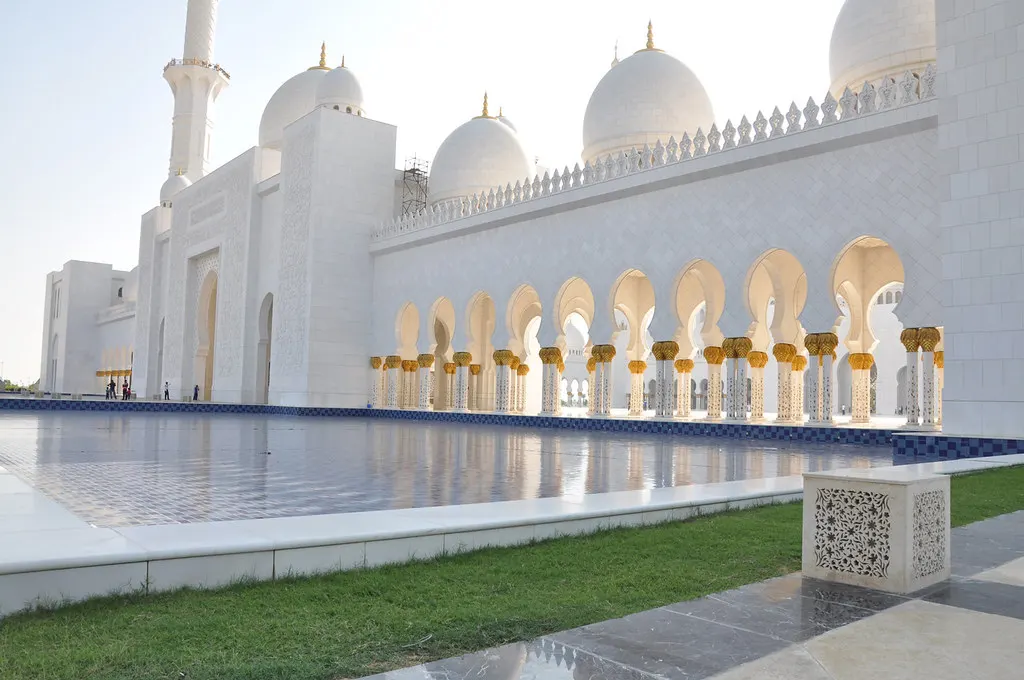 Explore Abu Dhabi